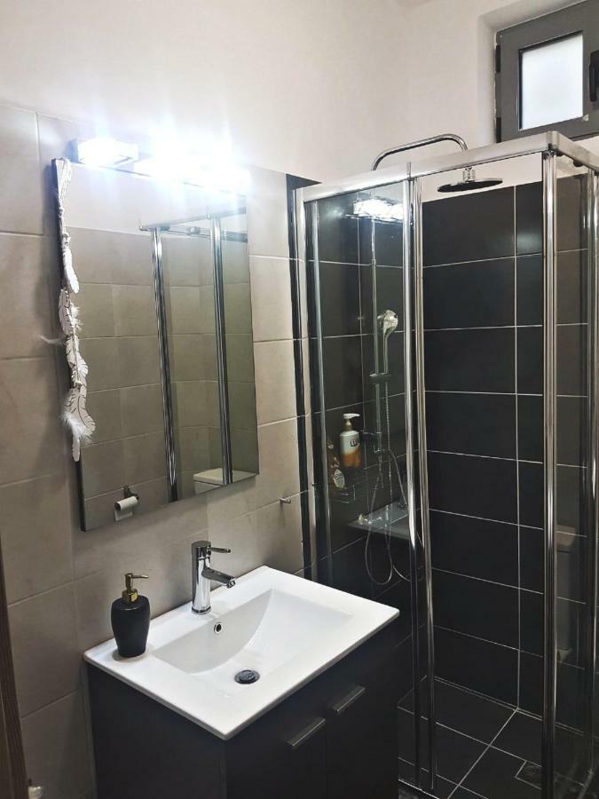 Aurora Apartment Artemida  Bagian luar foto